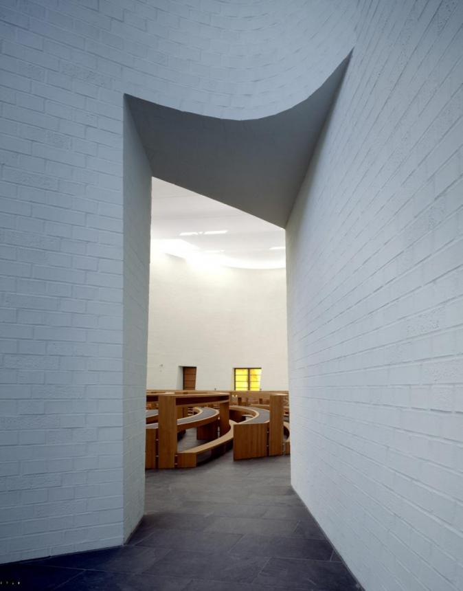 fhp2008--Koenigs-Architekten--Pfarrkirche-St-Franziskus--slide-04