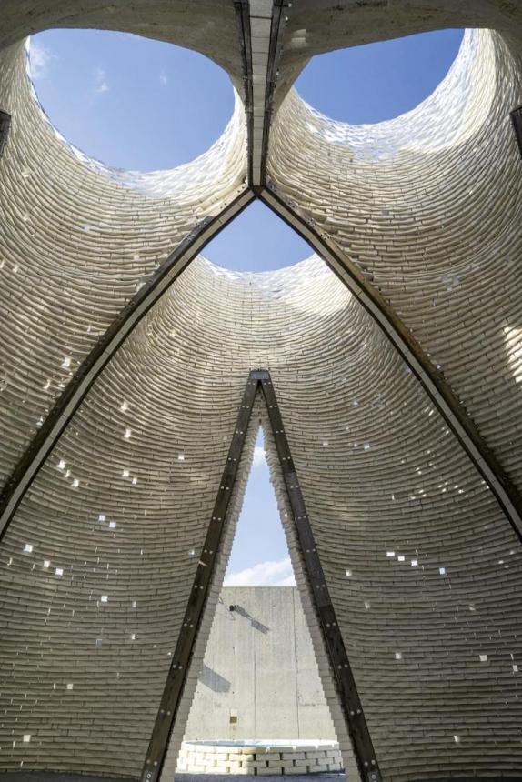 Hy-Fi: Der Backstein neu erfunden